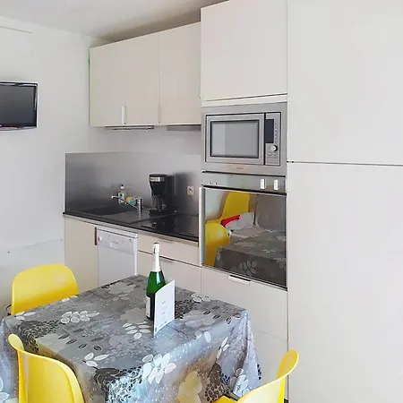 Lumineux Avec Terrasse 15m², Parking, La Faviere - Fr-1-610-126